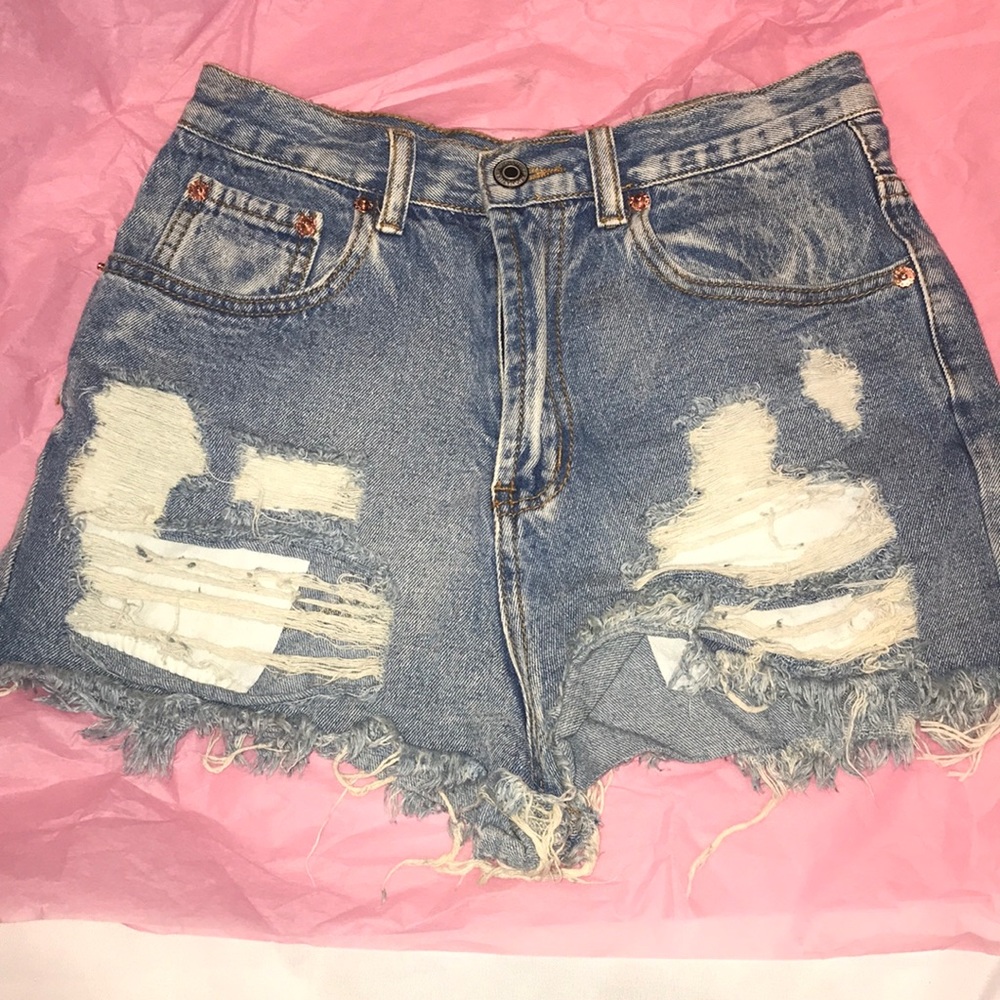 Laura’s boutique denim shorts